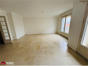 duplex-triplex à la vente -   85000  LA ROCHE SUR YON, surface 98 m2 vente duplex-triplex - UBI461560493